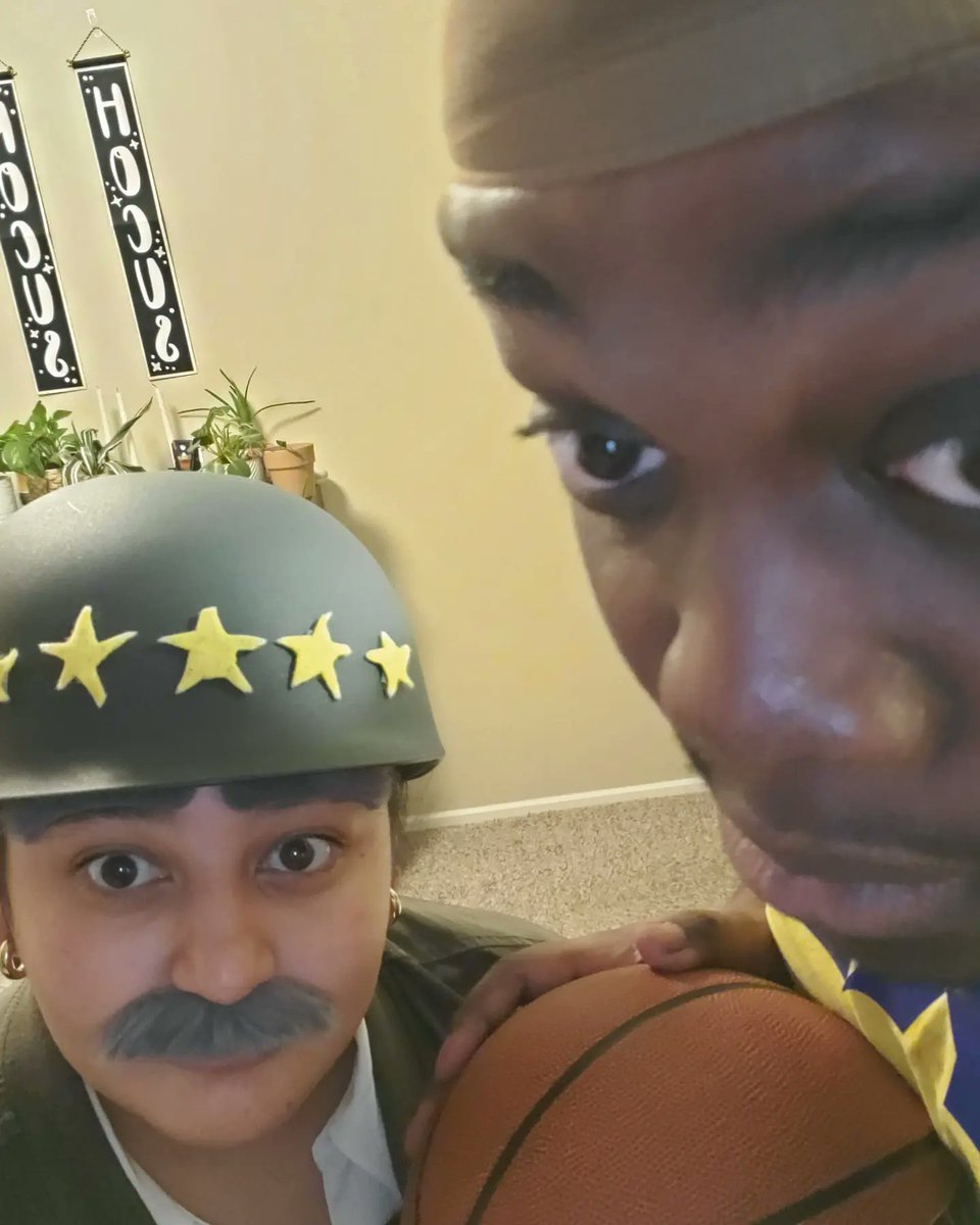 juststeven5's tweet photo. Last night was a commercial 🏀 🪖 https://t.co/N2Djv0KiZG