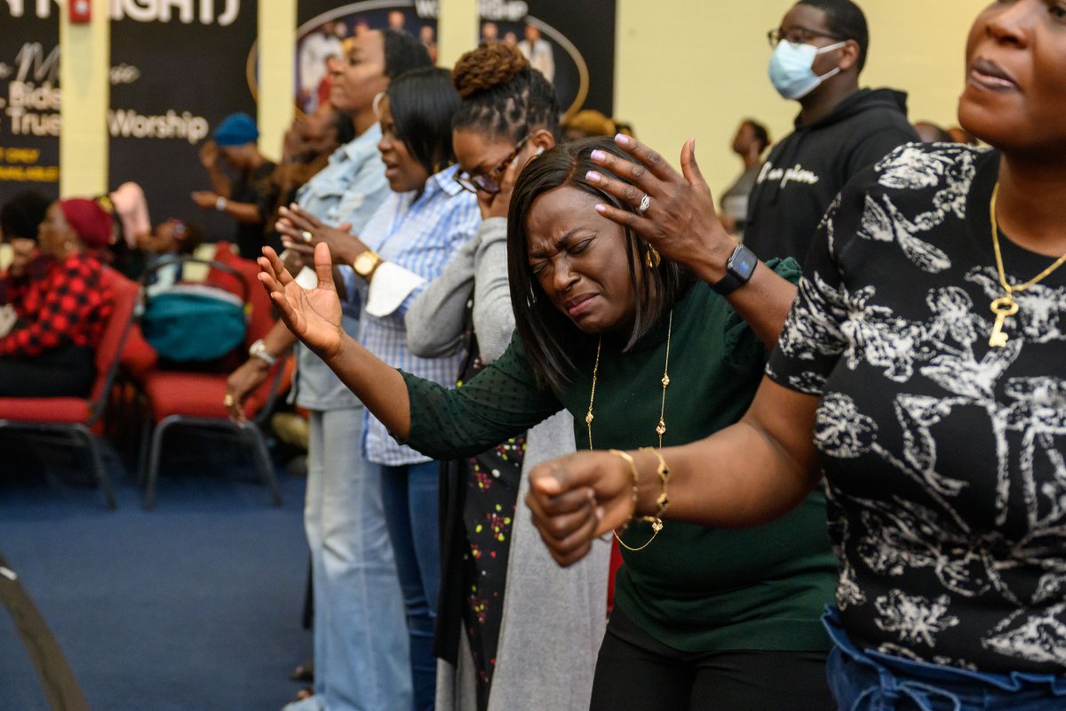 JesusHouseBalt's tweet photo. We’re still in awe of how amazing Praisefest 2022 was. 💫✨We worshipped, we praised, we danced, and had a glorious time in the presence of God!
Many thanks to Minister Moses Efret for being such a blessing ❤️
#JHB #JHBTrueWorship #PraiseFest2022 #MosesEfret #PraiseInBaltimore https://t.co/W7k4OBfNbz