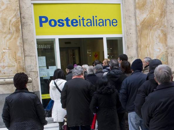 FakeNews_24's tweet photo. +++ 51 arresti: erano in fila alla posta +++

#Rave https://t.co/0CJlfC0Yzm