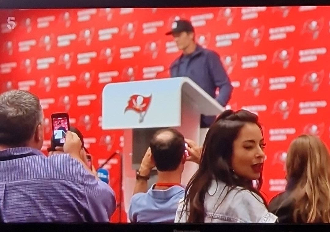 SkyBlue_Am's tweet photo. The goat and Tom Brady. #NFLEndZone @CoriYarckin https://t.co/AxSh9wkvd2