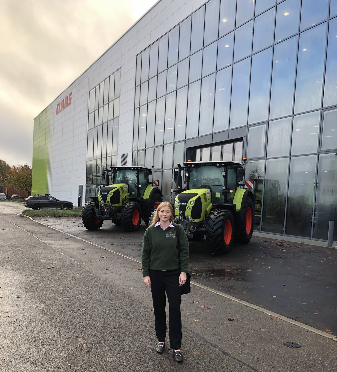RaynerIzzy's tweet image. Thanks @CLAAS_UK for giving farmers a tour round your new re-developed UK HQ! We got to learn about and drive a range of tractors using the new CMATIC technology at the new Customer Experience Centre! #Claas #CMATIC