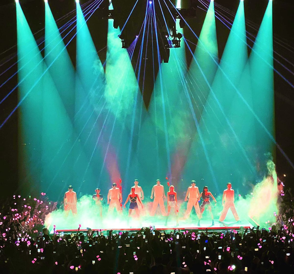 BLACKPINKCNTRAL's tweet photo. .@BLACKPINK BORN PINK WORLD TOUR ✨

#MAMAVOTE #blackpink https://t.co/wHj8baoLYR