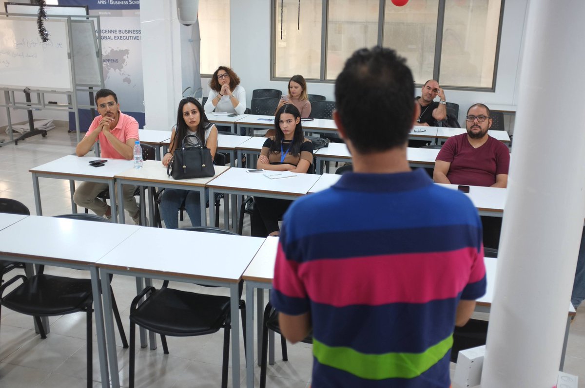 GhaloussiKhalil's tweet photo. Atelier growth hacking avec bechir segni 
#SMC TUNISIA https://t.co/QkaMbn0gkh