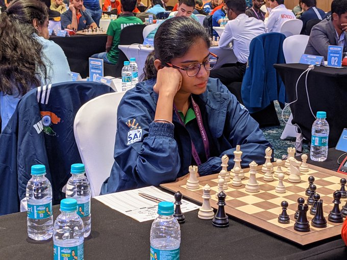 Asian Continental 2022 Round 7: Nandhidhaa draws with Padmini, maintains her sole leadWGM Nandhidhaa P V drew her game with IM Padmini Rout. She is still in the sole lead 6/7.WGM Priyanka Nutakki has her eyes on her, as she is the only one trailing by a half point at 5.5/7.