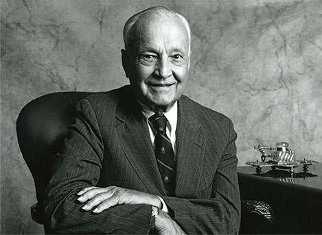 🧵🏆 Sir John Templeton is one of the best investors in the world who achieved a 15% annualized return over a period of 38 years. This means a $10.000 investment would have become $2.9 million (!).

Here are his 16 essential rules for investment success ⬇️⬇️⬇️