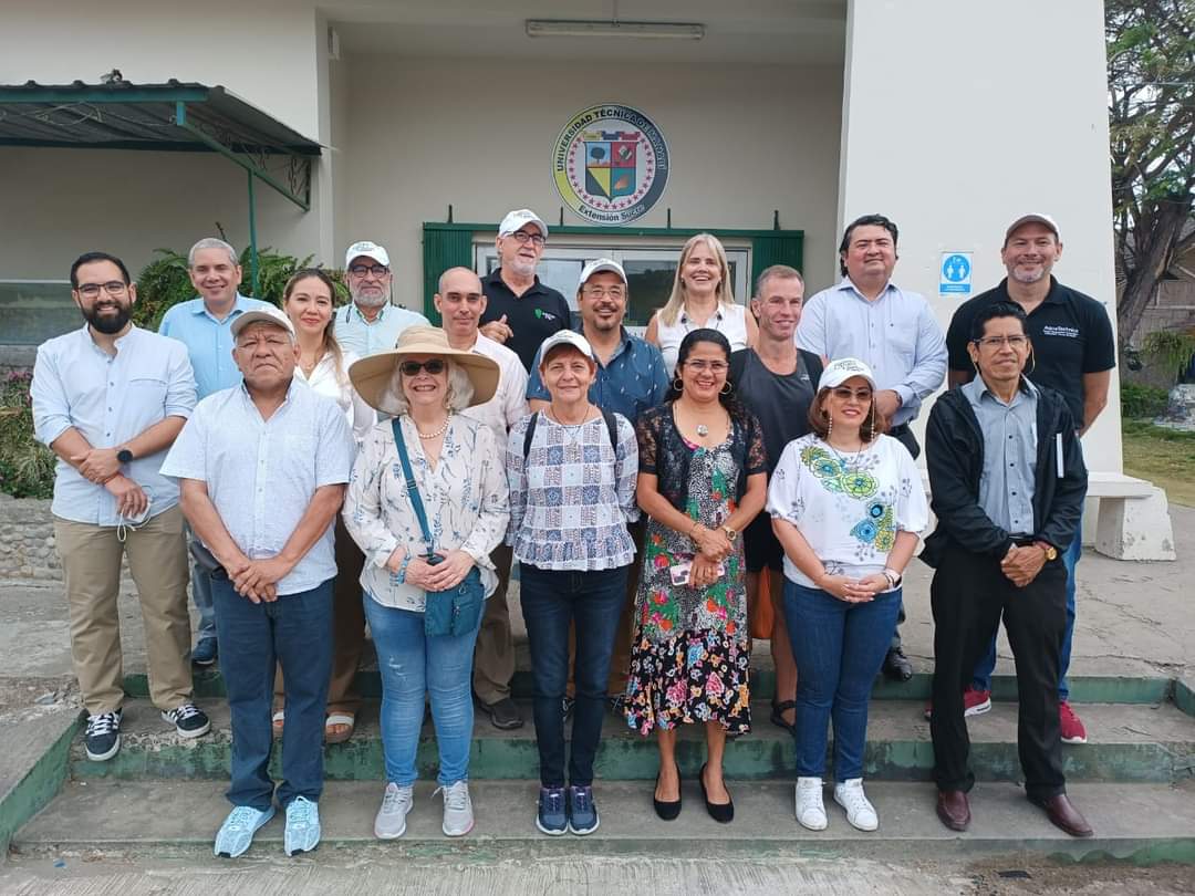 ciapbahia's tweet photo. Con ocasión del II Simposio AquaCibus, en octubre, tuvimos la grata presencia de investigadores internacionales y de @CENAIM_espol . Fueron días de importante intercambio de conocimientos. 
@UTMManabi 
#UTMUnidos https://t.co/xTQOEod67L