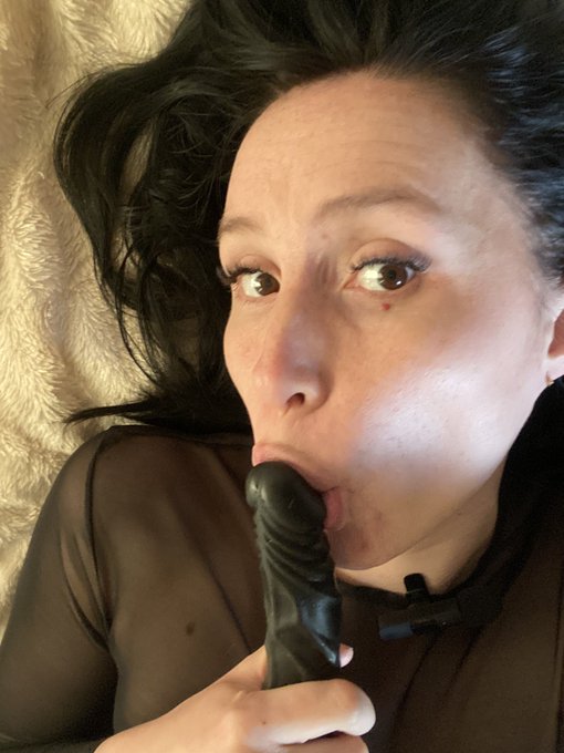 Ебать, я звезда&hellip; А новые видосики тут как тут))) #звезда #порнхаб https://t.co/At0dOaNZzE<a href="/tag/%D0%B7%D0%B2%D0%B5%D0%B7%D0%B4%D0%B0"class="tags"><span>#звезда</span></a><a href="/tag/%D0%BF%D0%BE%D1%80%D0%BD%D1%85%D0%B0%D0%B1"class="tags"><span>#порнхаб</span></a>