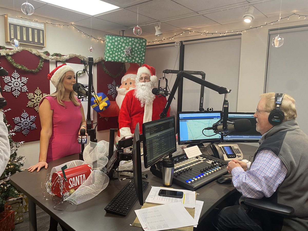 Big thanks to <a href="/TessOnTV/">Tessa DiTirro</a> for coming in to help us kick off Christmas! 🎄 🎅🏻