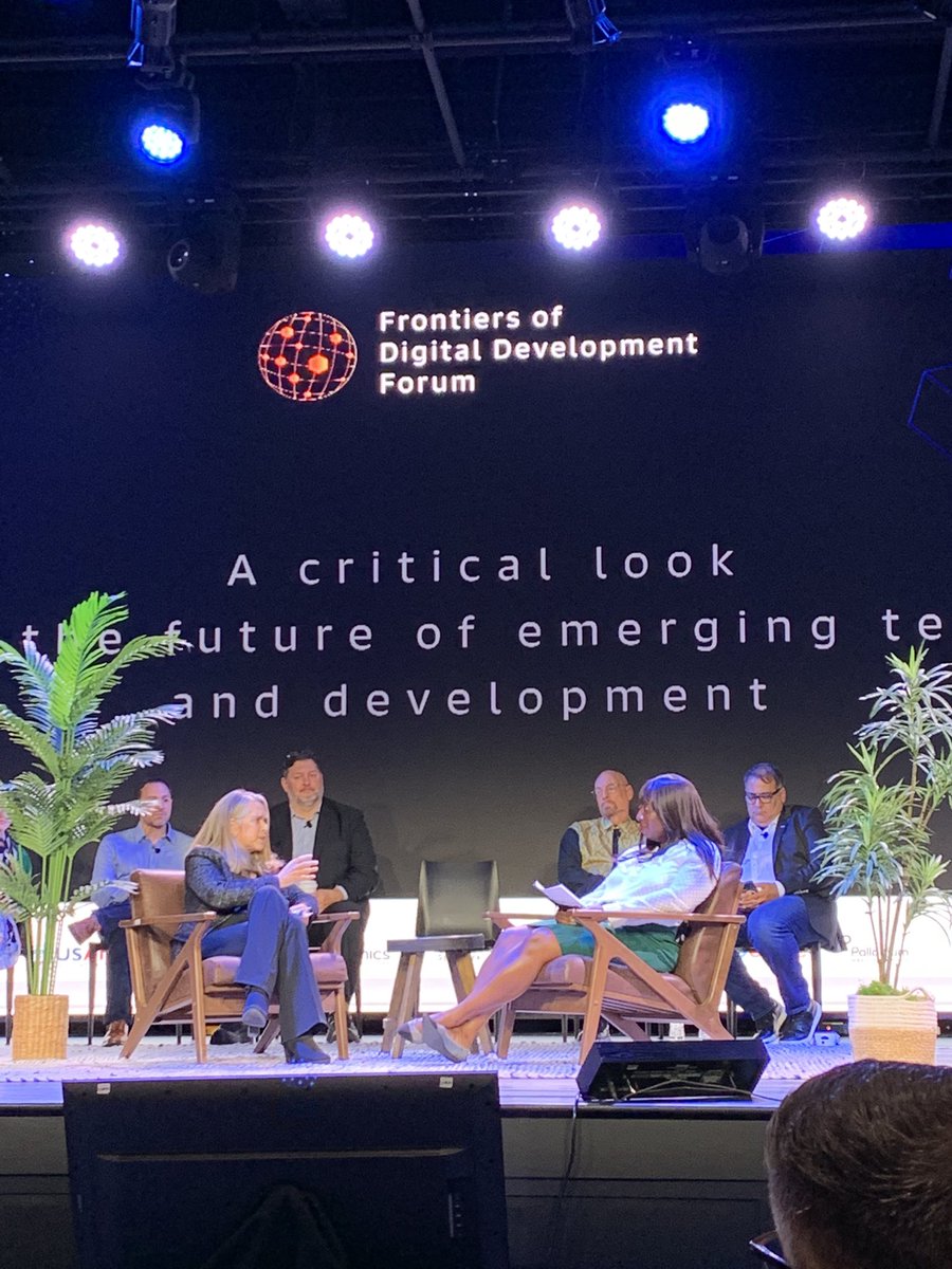 @wtaylor1 at #FDDF2022 discussing how to build an appetite of innovation by communicating the value proposition of #frontiertechnology in a tangible way, which sometimes require investments upfront to de-risk technology @Jhpiego