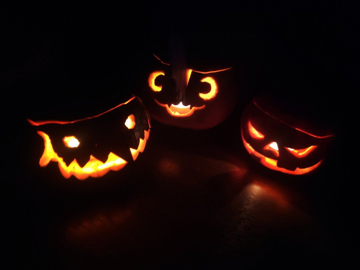 gemoglobinchik's tweet photo. Celebrated Halloween with @Black0piumm 🎃🍂
#Chainsawman #Pochita #Monster #Obluda #JohanLiebert https://t.co/0E4cykSJNx