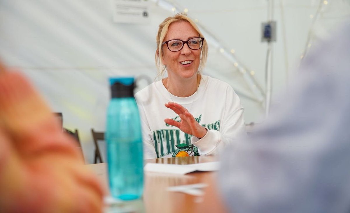 CommsUnplugged's tweet photo. *STAKEHOLDER ENGAGEMENT* 
Thanks to Sally Otter for her #CU22 session, packed with exercises for mapping stakeholders and some fresh thinking on identifying the people we want to engage, why and how. #stakeholderengagement #cpd #conference #digitaldetox ##CUnextyear #CUinthefield https://t.co/Dgddb2wUMj