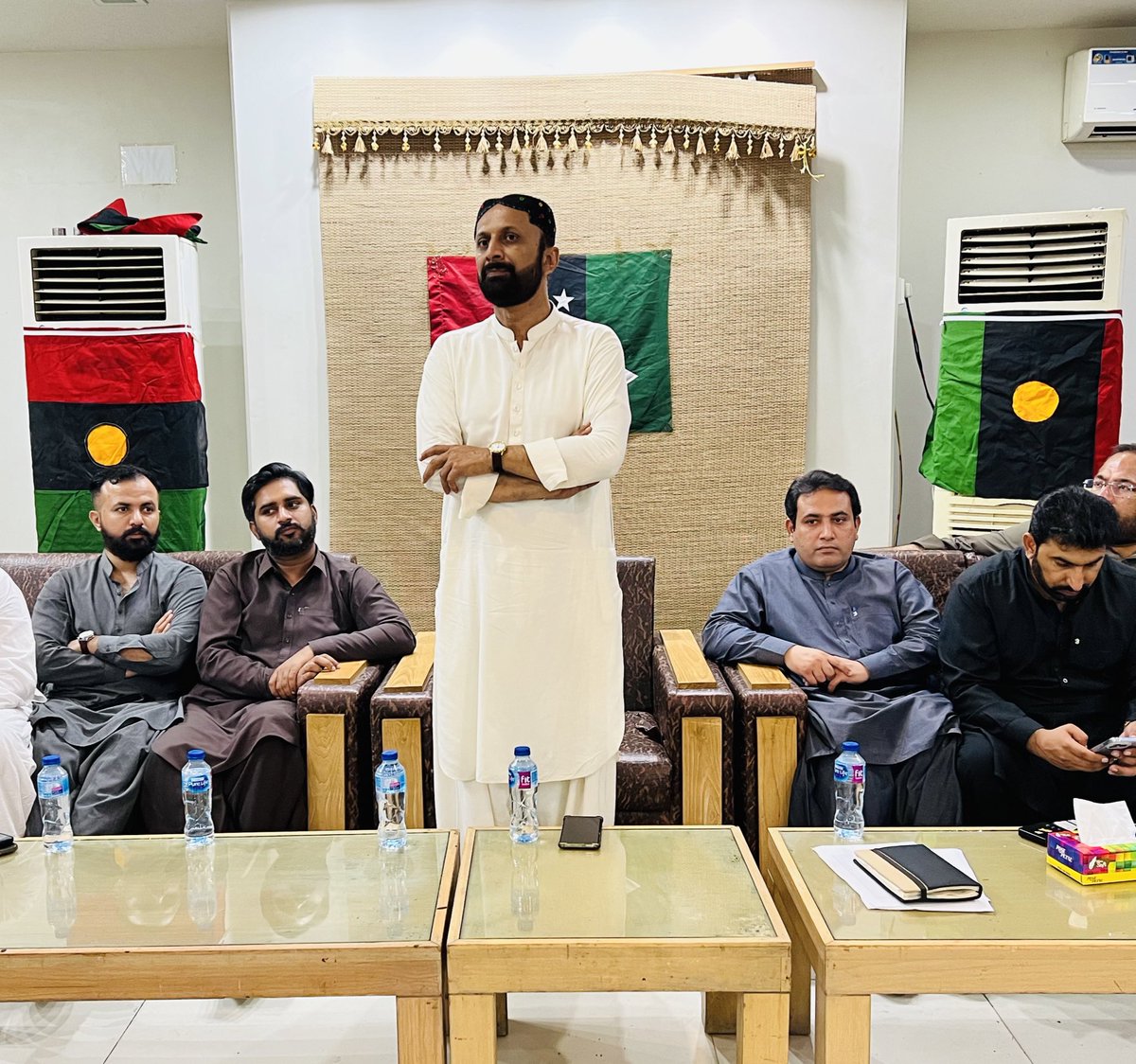 AajizDhamrah's tweet photo. On instructions of Chairman PPP @BBhuttoZardari convened a Meeting regarding digitalization of PPP Larkana Distt along with Distt Information Sect @ImranJatoiPYO @DanialAbroPPP @fida_khosa 
Activists are all charged up to counter the fake information https://t.co/tGe9BoMAkH