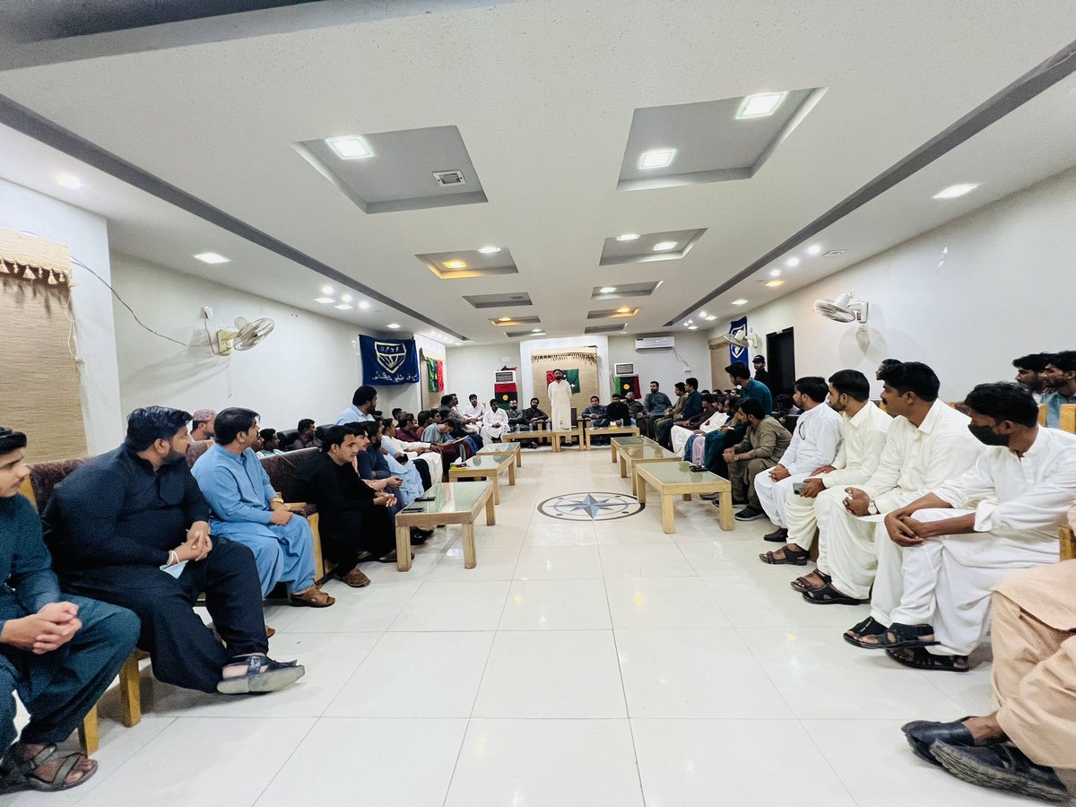 AajizDhamrah's tweet photo. On instructions of Chairman PPP @BBhuttoZardari convened a Meeting regarding digitalization of PPP Larkana Distt along with Distt Information Sect @ImranJatoiPYO @DanialAbroPPP @fida_khosa 
Activists are all charged up to counter the fake information https://t.co/tGe9BoMAkH
