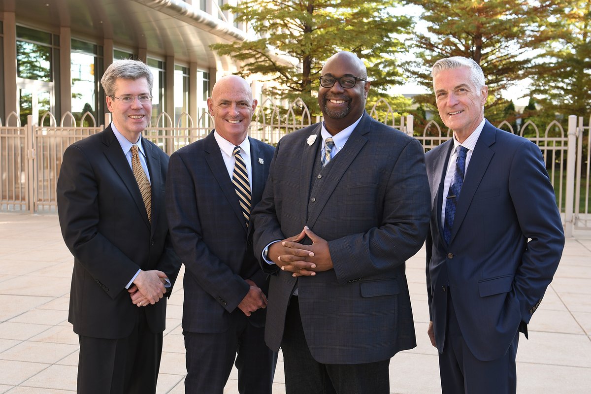mulaw's tweet photo. We are excited to announce Derek Mosley (L'95) as the new director of @MULawLubar! For the full story visit our #FacultyBlog: https://t.co/CKro8hB37S. #MarquetteLaw #LubarCenter https://t.co/XyN3TozJoz