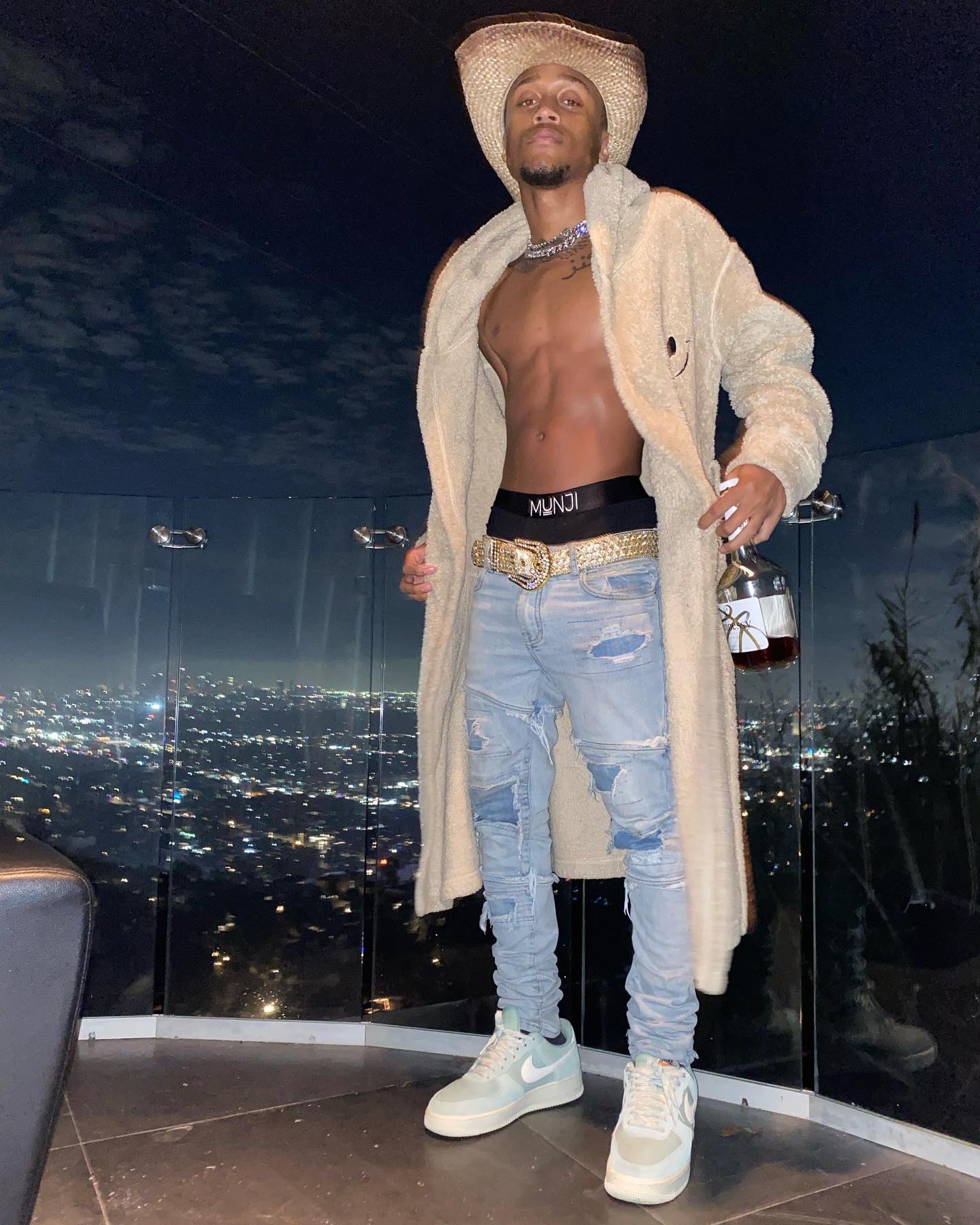 Munji 🇧🇧🇺🇸 on Twitter "In the sky cause I’m a star https//t.co