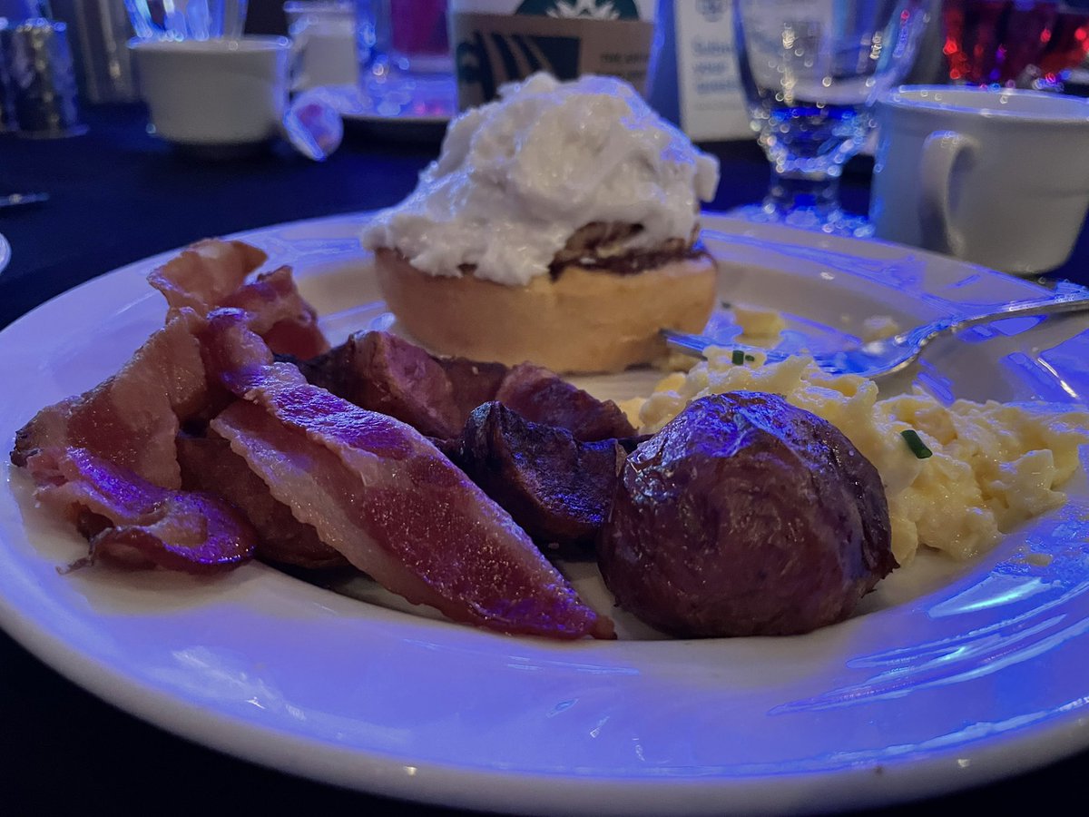 Dan Cash tweet media