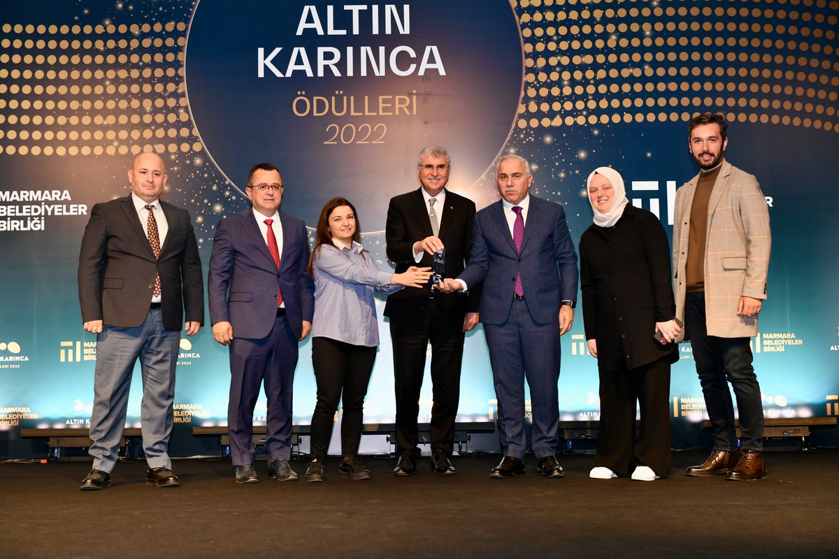 Marmara Belediyeler Birliği'nin düzenlediği Altın Karınca Ödülleri'nde;

📌Metruk Sivil Mimarlık Örneği Yapıların Projelendirilmesi ile
📌Akıllı Dönüşüm Kart projelerimiz ödüle layık görüldü.

<a href="/marmarabb/">Marmara Belediyeler Birliği</a> Başkanı Sn. <a href="/tahirbuyukakin/">Tahir Büyükakın</a> ve birlik üyelerine teşekkür ederim.