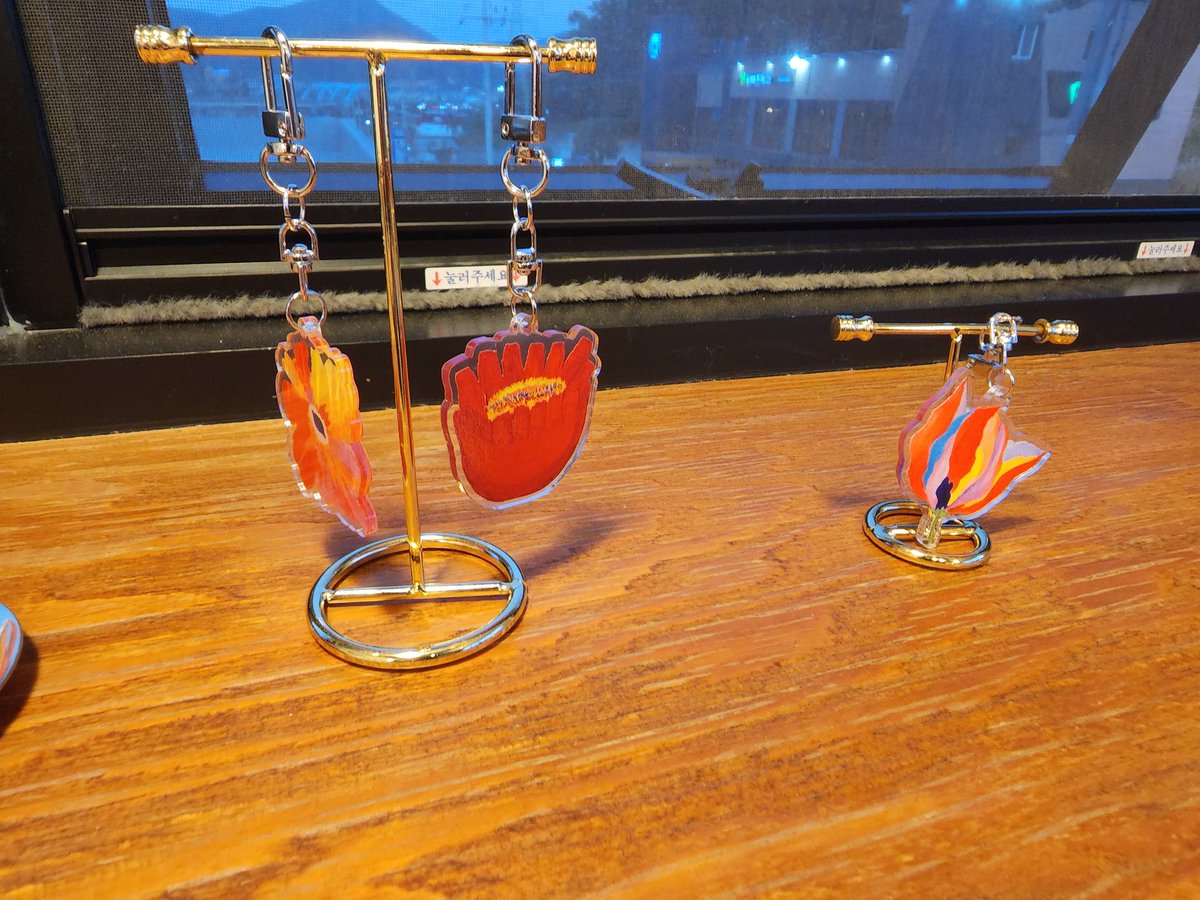 🎵Root tweet media