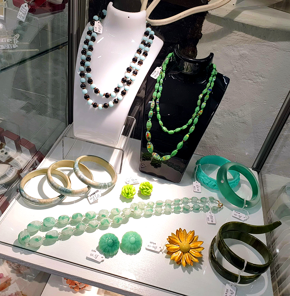 Hayrack Gallery tweet media