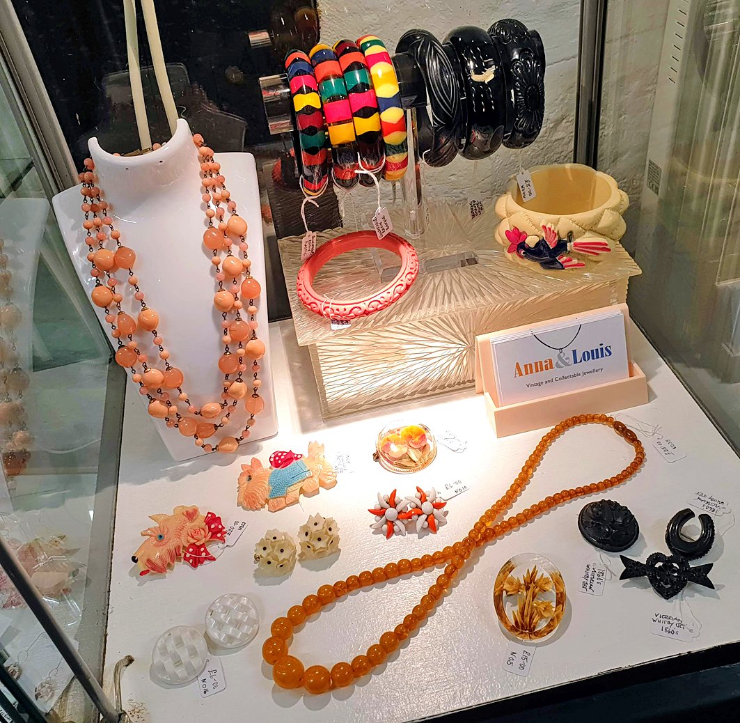 We are delighted to have something completely new, and yet very old at the same time in the gallery. We welcome Anna &amp; Louis Vintage with a beautiful selection of very wearable vintage &amp; collectable jewellery.
<a href="/OldDairyFarmNN7/">Old Dairy Farm NN7</a> #vintagejewellery
#hayrack20