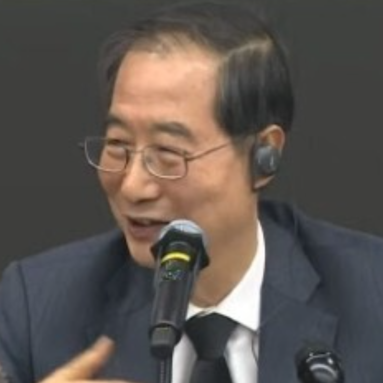 외신기자 간담회 도중 농담 던지고 실실 웃는 한덕수 총리

"악마를 보았다"

#한덕수 #국무총리 #이태원참사 #농담