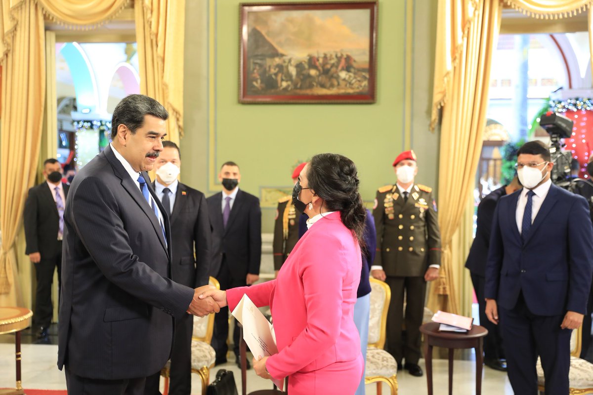 mippci_ven's tweet photo. 🗺️ #1Nov| 🇻🇪 🎄 ¡ETIQUETA DEL DÍA! ▶️ 

#EsNuestraAmérica 

¡La América toda existe en Nación.! https://t.co/0OLJ3bsvuk