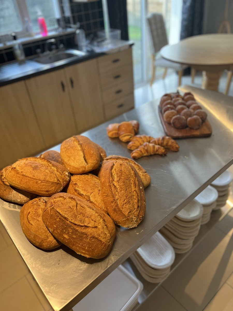 What my heaven looks like 
Orders are rolling in everyday and I’m so thankful to everyone who’s supporting my small business. I hope everyone enjoys my homemade goodies 🥹

#sourdough #smallbusiness