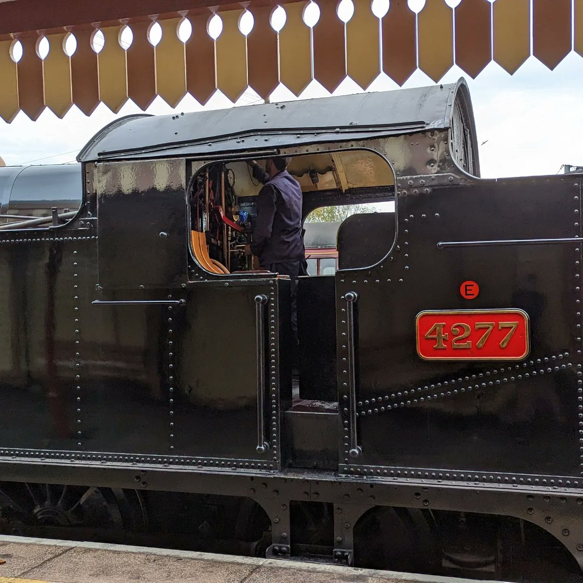 CrippsCornerRLY's tweet photo. A few days in Devon last week visiting family, so I popped in to @DartmouthRR 

#steamtrain #dartmouth #paignton #steamtrainsofbritain #trains https://t.co/tX0wZzcjgb