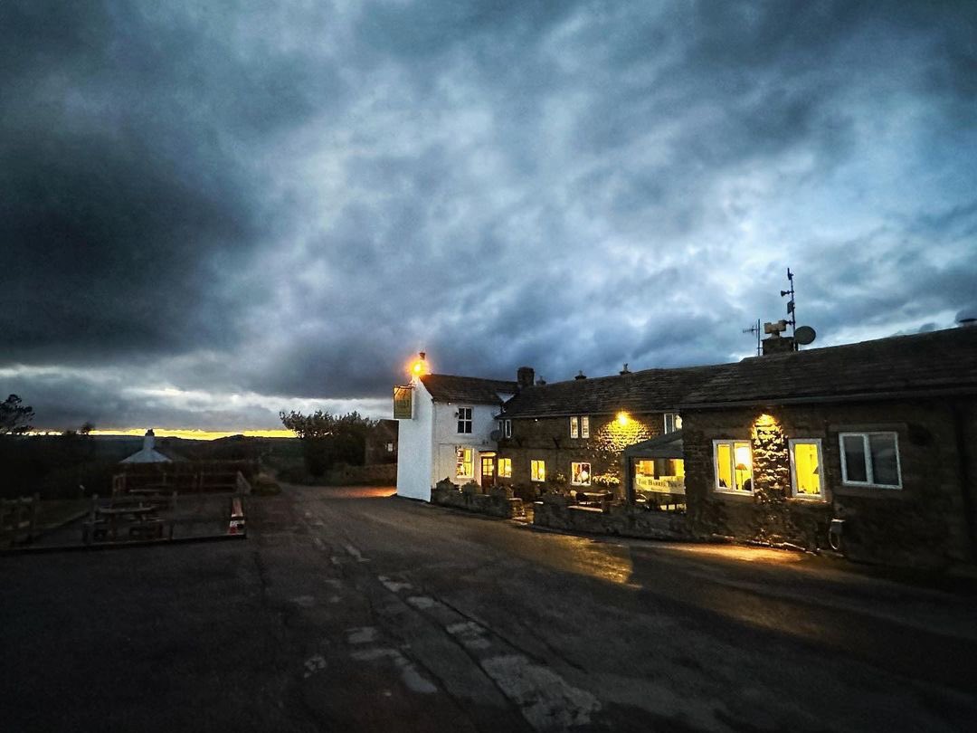 A warm glow on a dark night. The Barrel Inn has been welcoming weary travellers across the moors for over 400 years. Come and join us for our fabulous food, roaring fires and friendly hospitality!

📸 <a href="/whatbertiesaw/">WhatBertieSaw</a>

📍 The Barrel Inn, Bretton, Derbyshire S32 5QD

📞 01433 630856