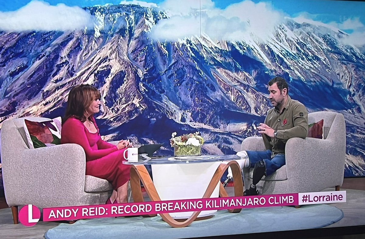 AndyReidMBE_STF's tweet photo. Some sneak pics of @andyreid2506 with @lorraine on @ITV this morning on her show. It was a fantastic interview and will be posted shortly for those of you that missed it!!

#itv #Lorraine #mentalhealthsupport #addictionsupport #KilimanjaroChallenge https://t.co/iWImo7CLvU