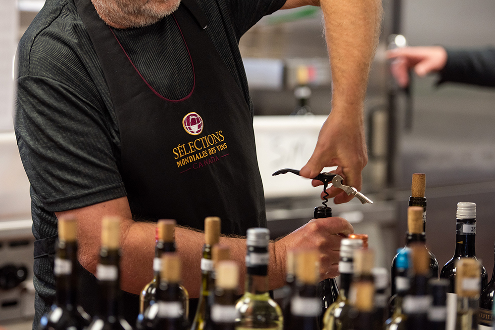Echos de Bordeaux 🍷 (@agencefleurie) on Twitter photo 🔍 Palmarès <a href="/smvcanada/">SMV Canada</a> 2022:
👉 bit.ly/3UhdZRp
💬 Les Lauréats de la 29ème édition du concours #Tasting #Canada #SAQ #A3 #WineMorning 🔍 Palmarès <a href="/smvcanada/">SMV Canada</a> 2022:
👉 bit.ly/3UhdZRp
💬 Les Lauréats de la 29ème édition du concours #Tasting #Canada #SAQ #A3 #WineMorning