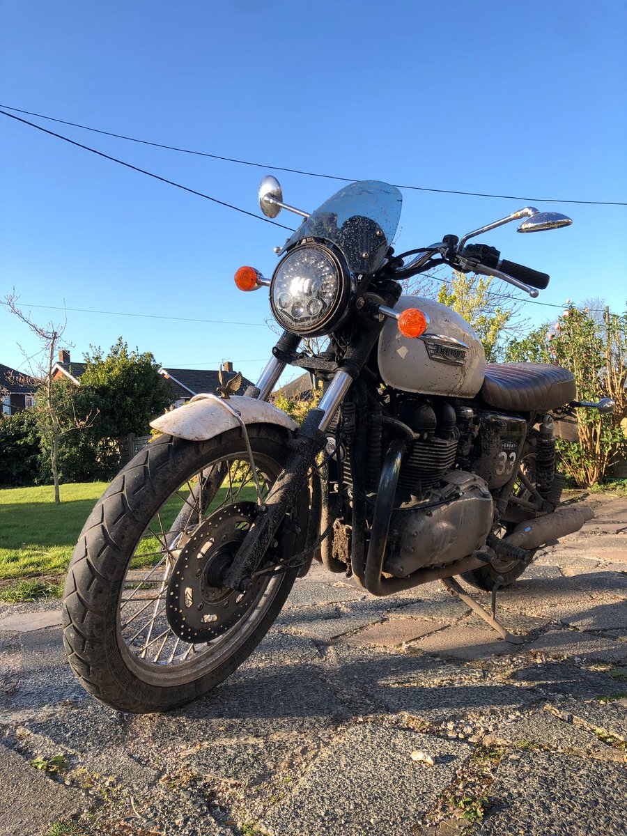 🚨STOLEN🚨

White Triumph Bonneville
Reg: KX58HKJ

Taken Sunday night (30/10) from Islingword Street, #Brighton. 

Any sightings please get in touch ASAP 🙏
 
<a href="/BtnHoveSpecials/">Brighton Specials</a>
@BtonHovePolice
@SussexRoadsPol
<a href="/sussex_police/">Sussex Police</a> 
@QueensParkBTN