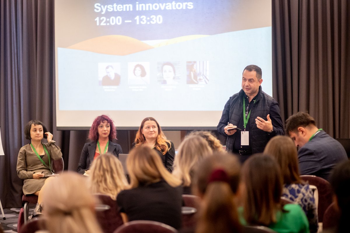 InspireCFs's tweet photo. It’s been 10 days since we participated at the National Conference of Community Foundations in Romania and we are still buzzing with the creative energy of a movement that has grown spectacularly over its 15 years of life. https://t.co/pJ7VuwhMTC