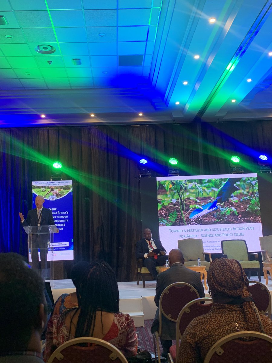 Listening to ⁦<a href="/jayne_thom/">Thom Jayne</a>⁩ at the ⁦@ReNAPRIconf⁩ 9th annual conference. How do we nudge the efficient use of fertilizer for improving agrifood systems in Africa? ⁦<a href="/IAPRI14/">Indaba Agricultural Policy Research Institute</a>⁩
