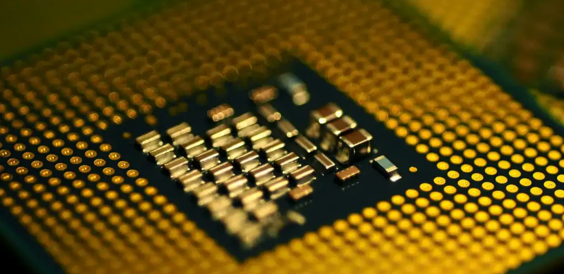 Científicos descubren un material que se fabrica como plástico y conduce electricidad como metal buff.ly/3WkZa2o