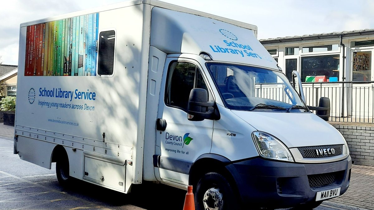 devonedservices's tweet photo. Look out for our fabulous mobile library! Delivering books and inspiring readers all over Devon! #DevonSchoolLibraryService #mobilelibraries #readingforpleasure #readingtolearn #lovebooks
@DevonEdEnglish https://t.co/mq4zjAmhVK