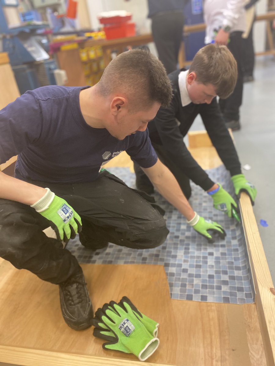 DYW_ForthValley's tweet photo. Very excited to be delivering @BuildYourFutur8 @balfronhigh with @BBCommunityteam @skillsdevscot @VeitchiABZ @CODAEH @CFA_Association @DYWScot young people immersed in workshops covering flooring, drones &amp; thermal imaging, learning about routes &amp; pathways into construction! https://t.co/cvVQqTFoTX