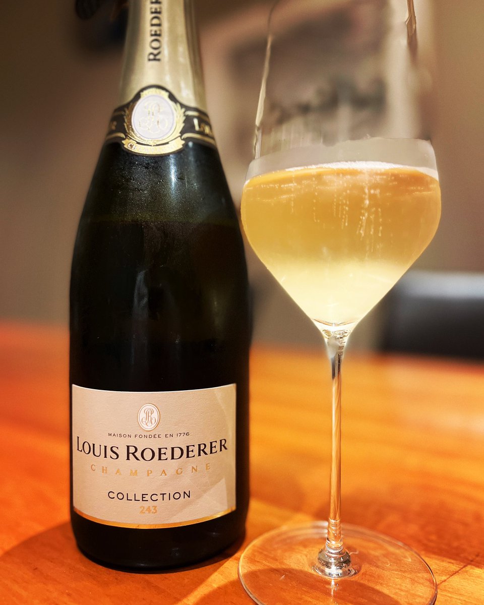 More voluptuous than the high-toned 242, this 2nd multi vintage re-incarnation of Brut Premier is excellent and surprisingly complex. Lemon tart, orange peel, all-butter pastry, stone fruit, white flowers and cream soda; pillowy, leesy breadth, textured, saline finish. @MMDUK