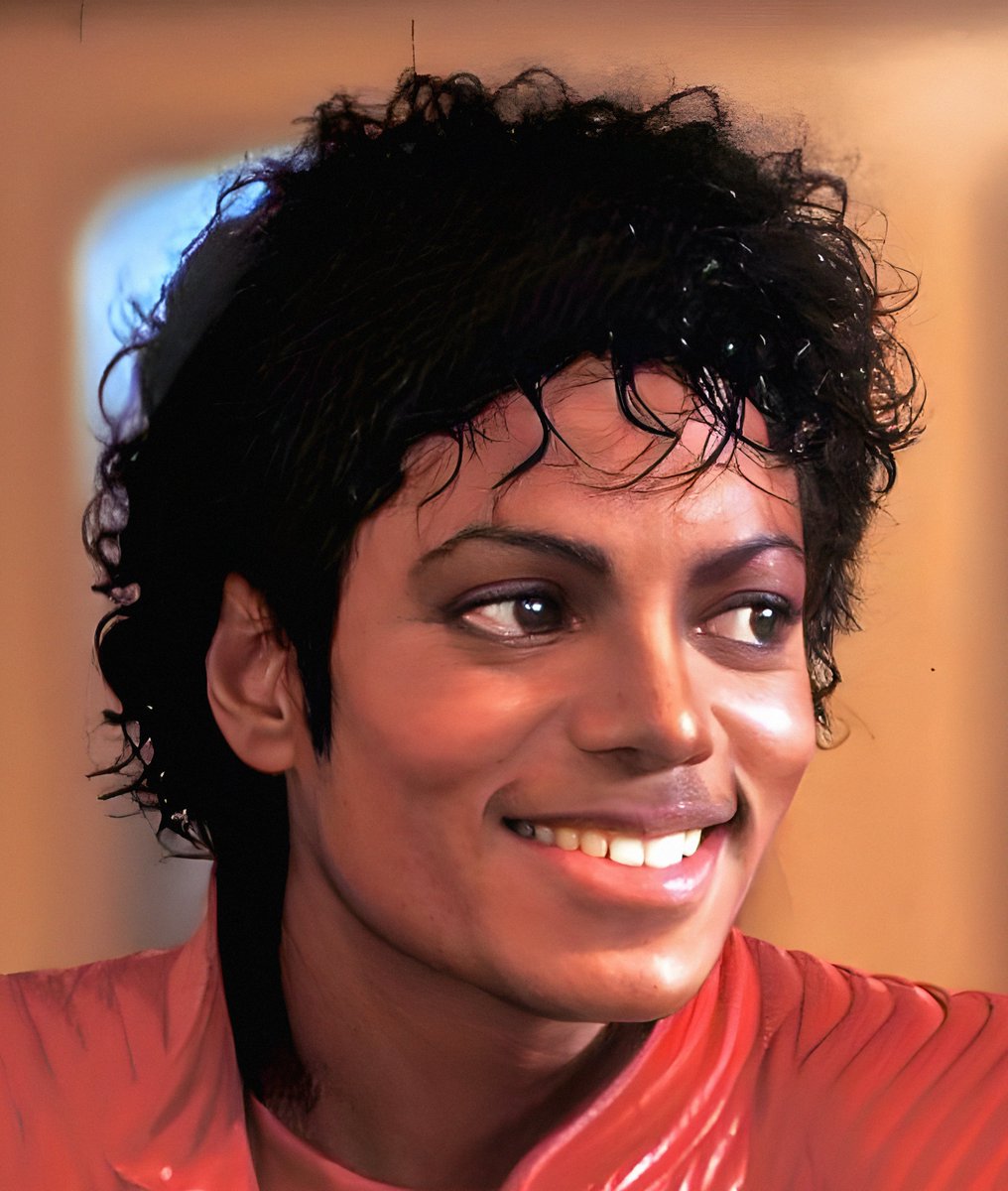 na68mj's tweet image. ♥️👑♥️
#ThrillerChallenge #Thriller40 #MichaelJackson