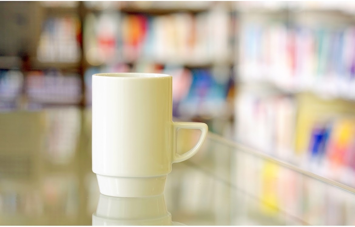 KnowsleyCouncil's tweet photo. ☕️Our extended Warm Hub library opening hours start from today.  All our libraries will now be open 6 days a week to provide residents with a safe space to keep warm during the cost-of-living crisis.
https://t.co/ucQgtmhwA9 https://t.co/2xaN17nrOZ