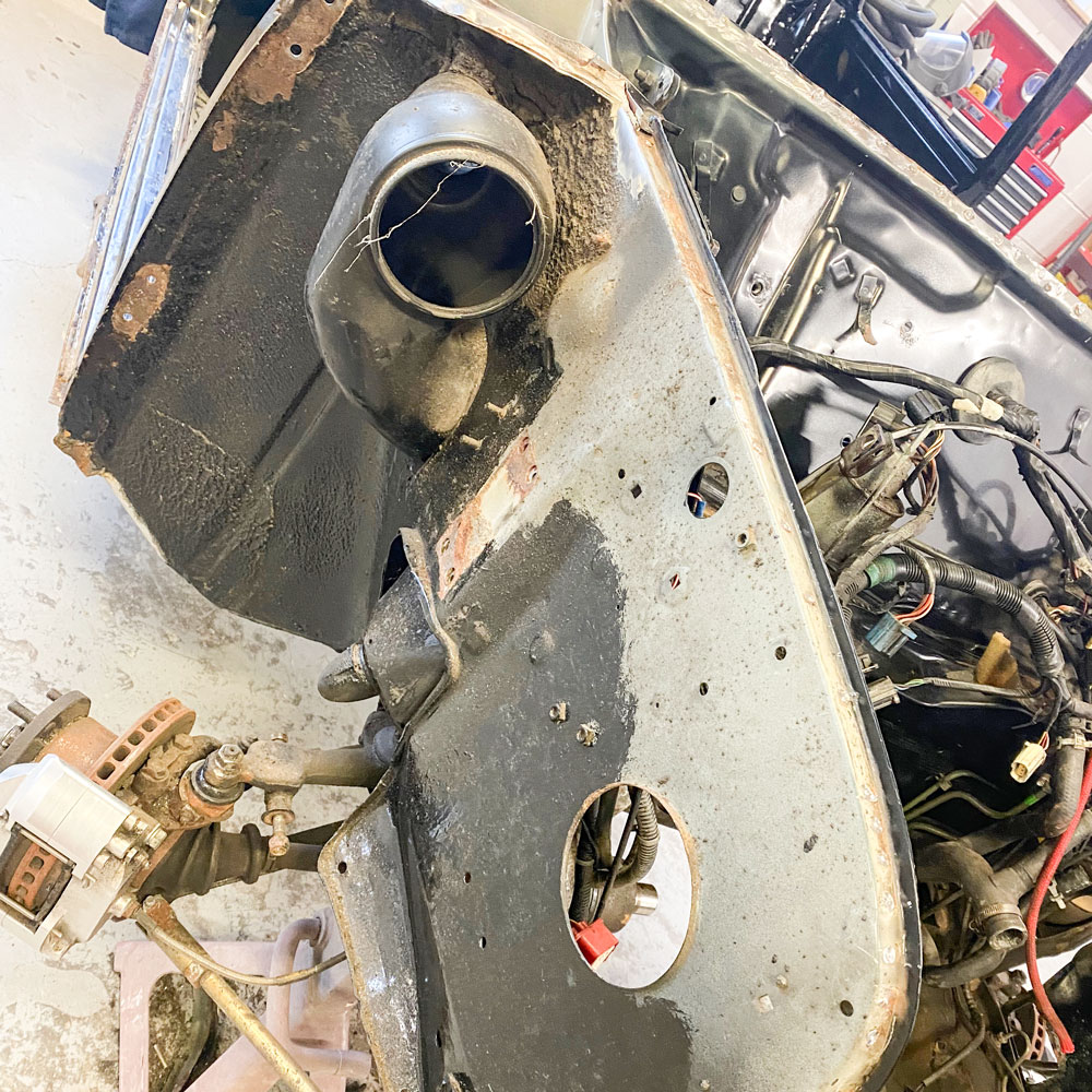 minisportltd's tweet photo. Stripped down and ready for the next phase! 🔧
Keep up to date on the restoration by following us @minisportltd
#mini #minirestoration #minisport #minispecialist #strippedcar #bodyshop #restoration #vintagecars
#ukminis #classiccars #restoration https://t.co/JUqMcPSbc8