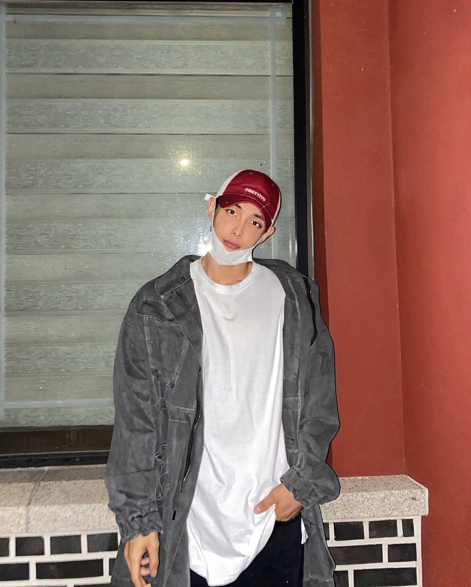 ㅤ

               ❪ 一静 ❫    𓄲    ROSCOE.⠀⠀
       
              dressing up as the family problem. happy halloween.

ㅤ