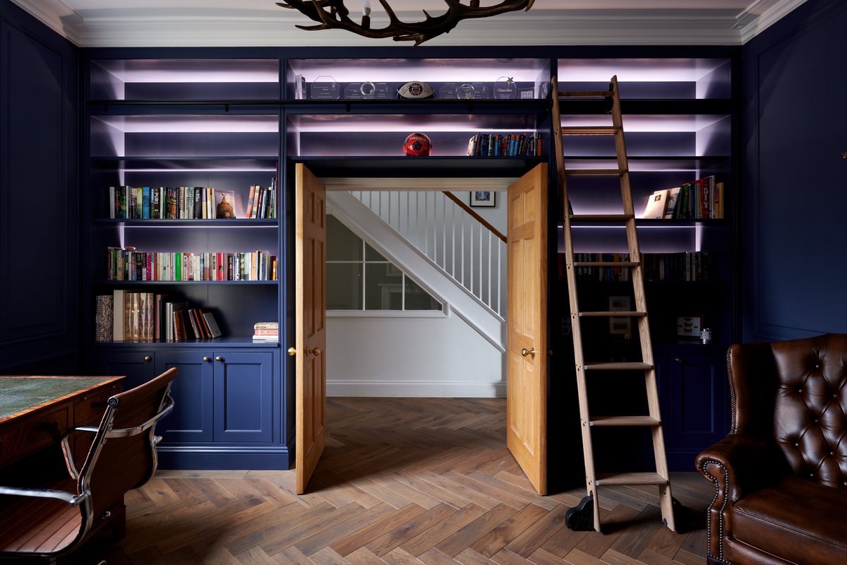 Oak #parquetflooring in a large format herringbone style was laid throughout this stunning Georgian #property for one of our valued clients to unite spaces seamlessly. This intentional flooring choice elevated and enhanced the property's period setting. tinyurl.com/27kb5tr5