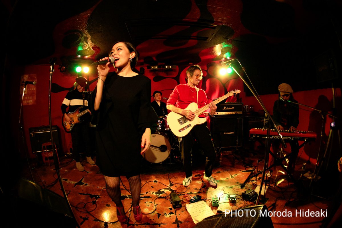 【MOD BALL NAGOYA 2022 Series 2】
peteracco live! (Tokyo)
vo.peteracco 1999年結成の和モノバンド、シャルネのボーカリストとしてデビュー。東京を中心に全国各地で精力的に活動の後、ザ・ヘアのAi Satteaux (現・ジーノサトー) プロデュースのもと2005年にソロシンガーとして再デビュー。（続く）