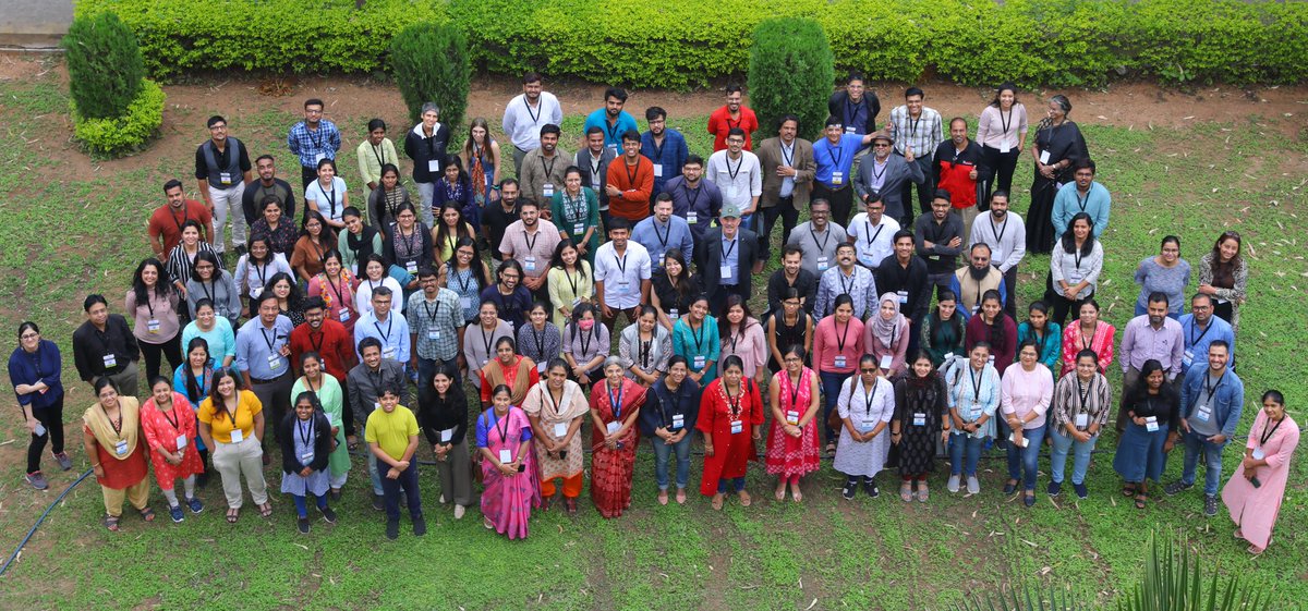 Say hi to everyone at the very first edition of #EMBOmicrophysiology! We're so happy to have everyone here, and excited for the next few days! If you spot yourself in the photo, drop a 👋🏻 in the replies!