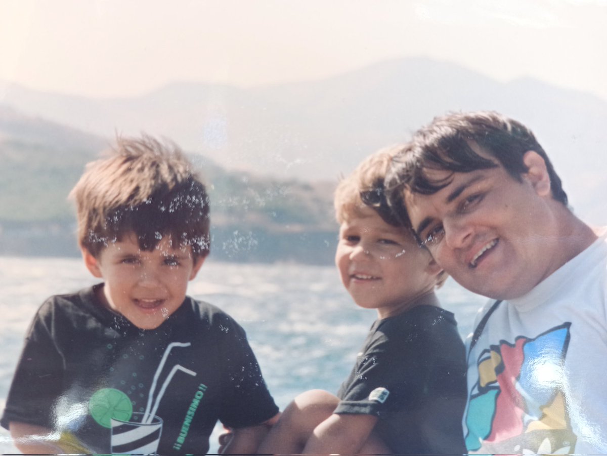 Muchas felicidades gordo, hoy harías 67 años... Sigue guiándonos desde el cielo... Te quiero.