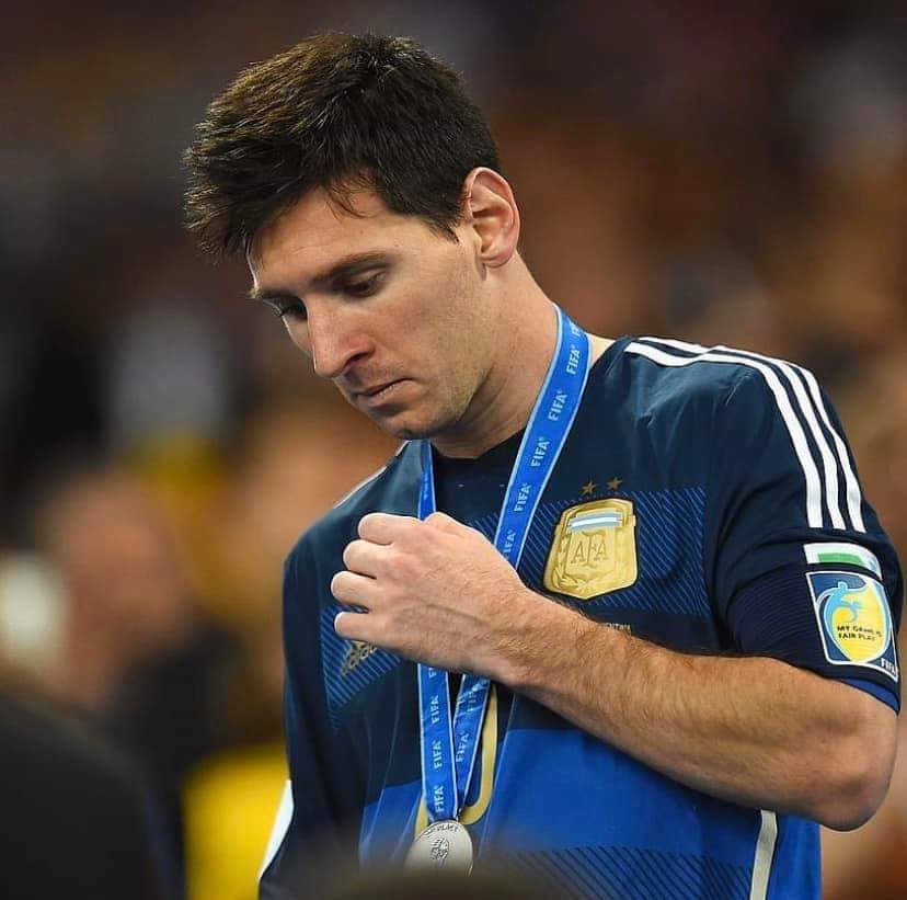 A thread on Leo Messi 🇦🇷 achievements in FIFA World Cup:

Appearances - 19
Goals - 6
Assists - 5
148...