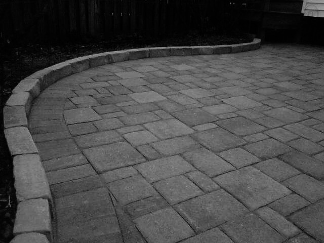 PaversWallsMD's tweet photo. Raised edgers for landscape bed. #RodgersForge https://t.co/nDe7u7tCce