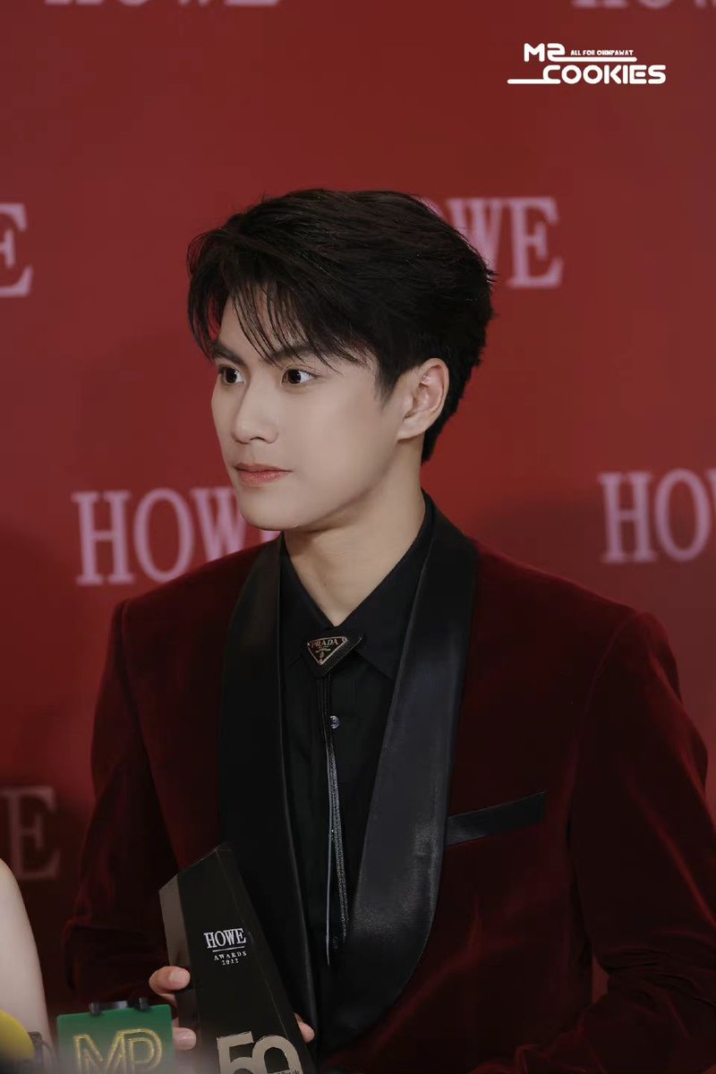 cookies_m2's tweet image. If l had a single flower for every time l think about you . l could walk forever in my garden🌹

OHMPAWAT HOWEAWARDS
#HOWEAWARDS2022 
@ohmpawatt #ohmpawat