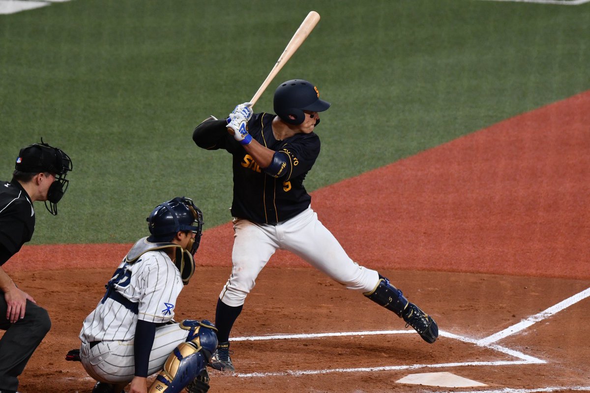 bluamabase's tweet photo. 鷺宮製作所の４番野村工(日本航空石川→拓殖大)。昨年まで兄(＝ソフトバンクの野村勇)が所属していたNTT西日本から、勝ち越しの３ランホームラン！！ https://t.co/bSCjN9JrZI